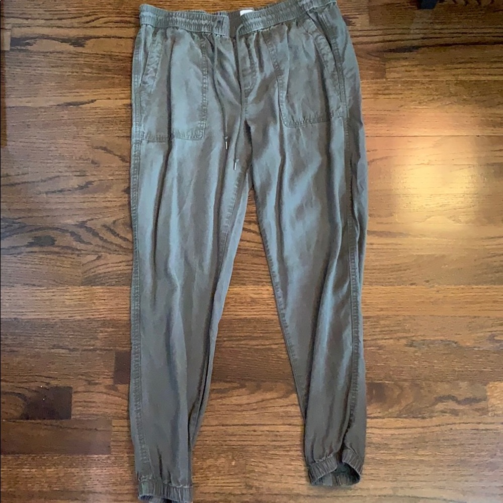 Gap army green trouser joggers